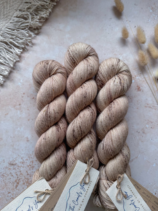 Common Whelk - BFL Twist Sock