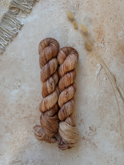 Kelp and Wrack - Linen Fingering