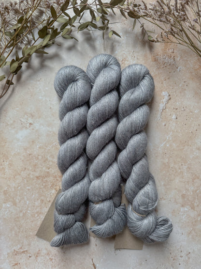 A Mirror of the Sky - Linen Fingering