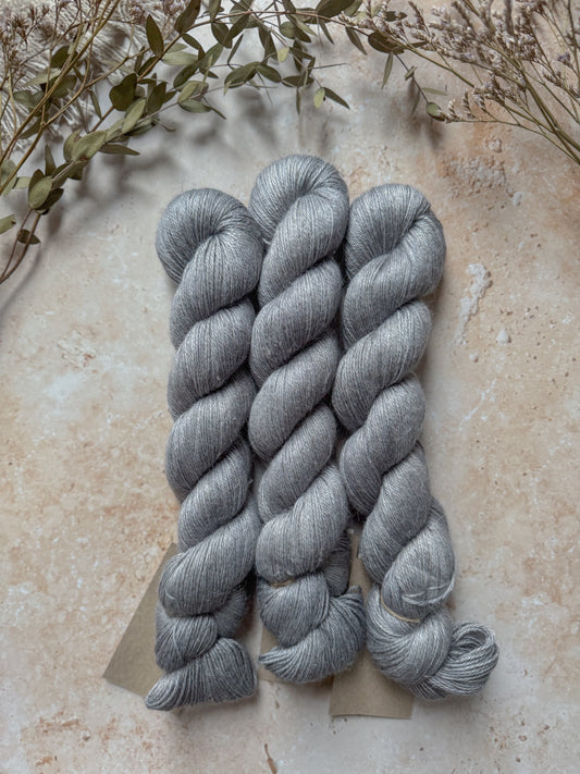 A Mirror of the Sky - Linen Fingering