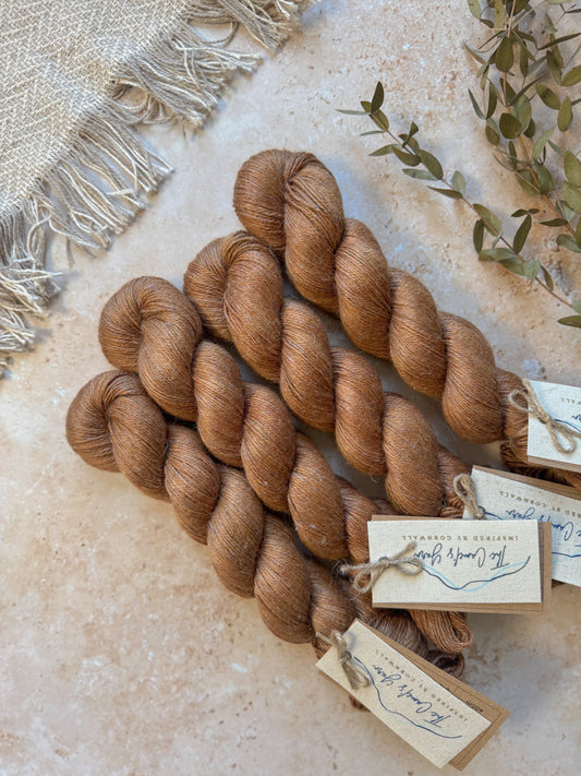 Chimney Stack - Linen Fingering